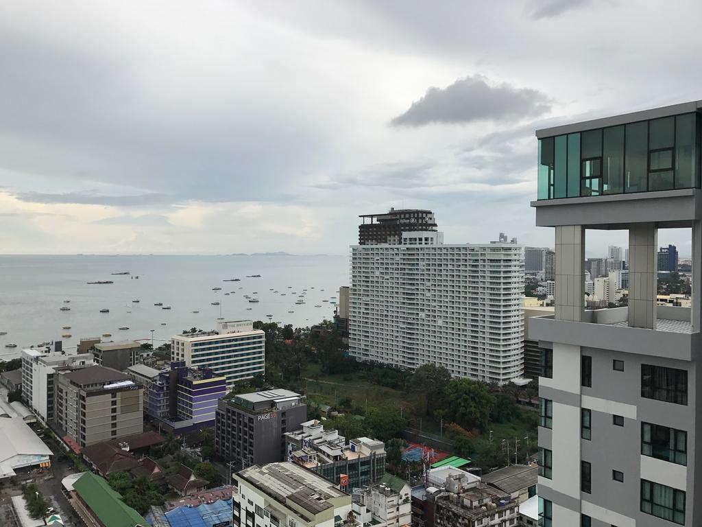 The Base Highfl Seaview Apartamento Pattaya Exterior foto