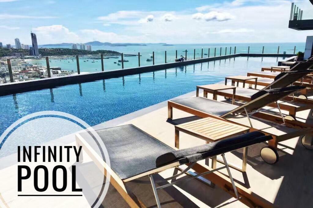 The Base Highfl Seaview Apartamento Pattaya Exterior foto
